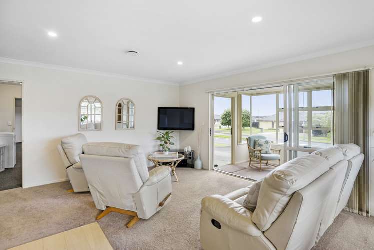 2 Columbia Crescent Beachlands_27