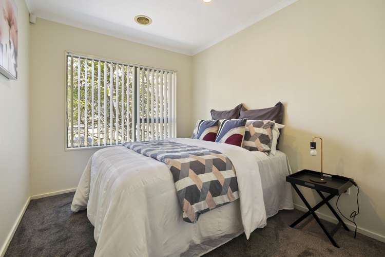 7 Norman Close The Gardens_13