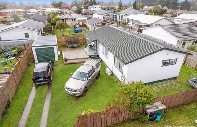 Fully fenced 3 bedroom home