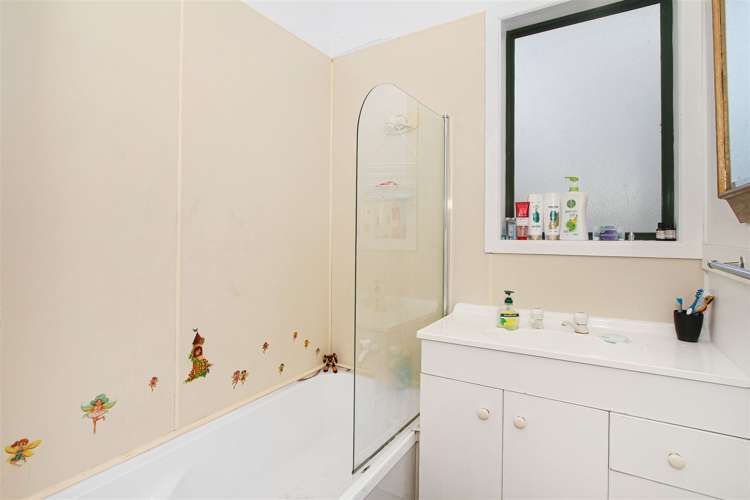 453 Clarks Beach Road Waiau Pa_12