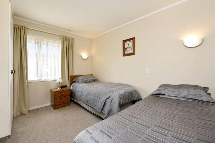 104 Saint Vincent Street Toi Toi_8