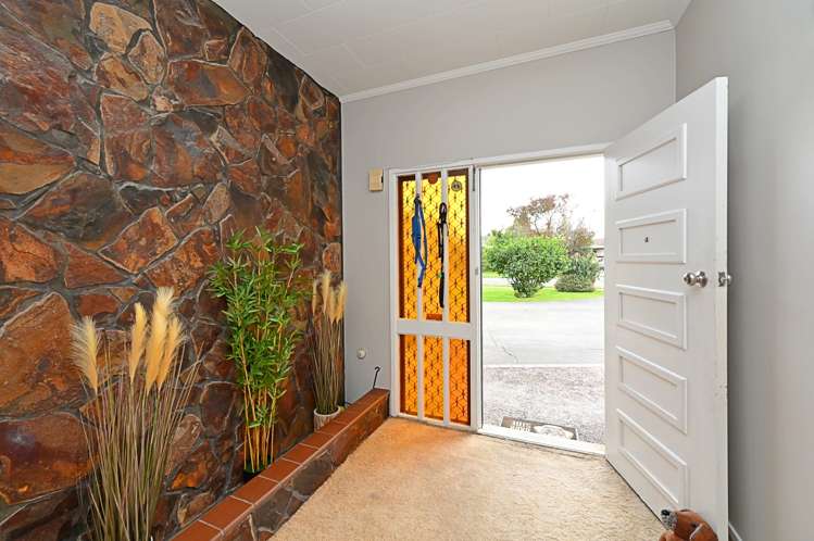 38 Upham Crescent Taradale_17