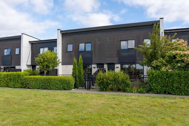 Home is available. Views, comfort, modern