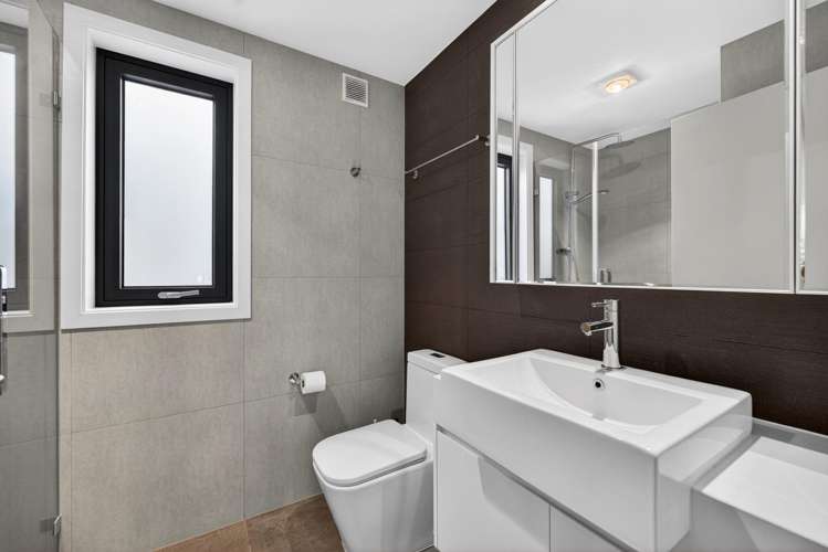 35 Otuwairoa Esplanade Opaheke_22
