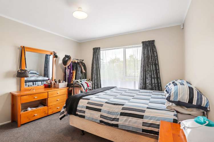 1/1 Forsythe Place Massey_10