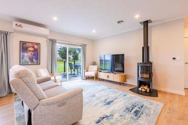 417A Racecourse Road_2