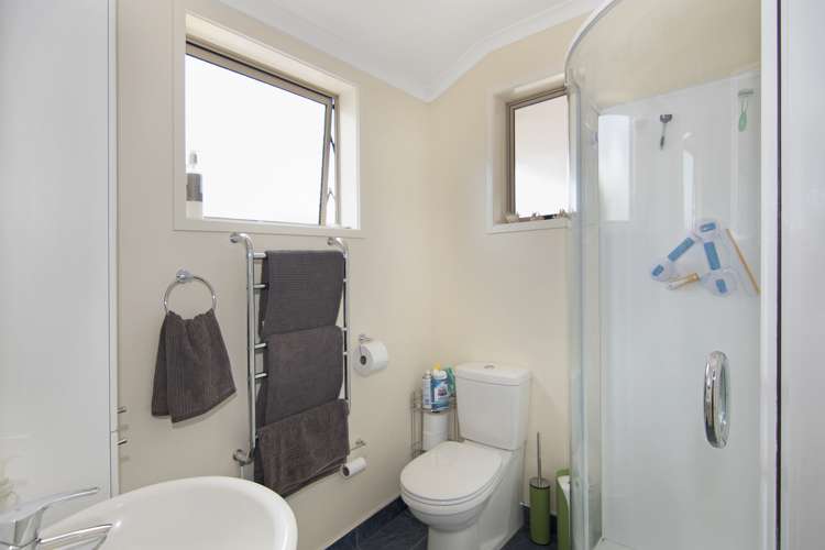 33 Otia Drive Richmond_12