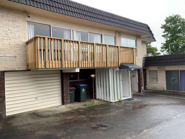 Newly refurbished property for rent in Greenlane!