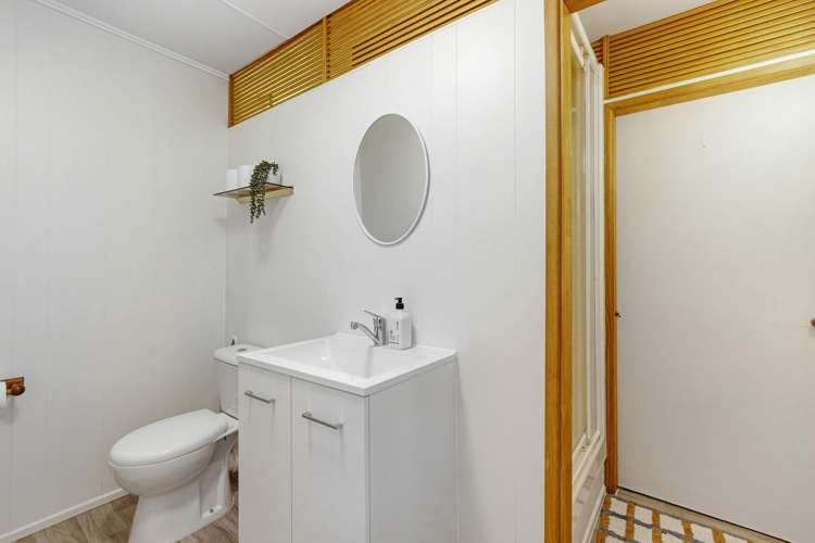 2/84 West Coast Road Glen Eden_15