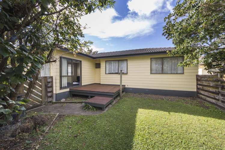 12 Escort Grove Awapuni_11