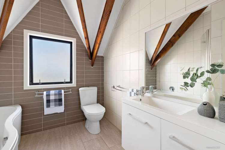 77 Saint Annes Crescent Wattle Downs_10