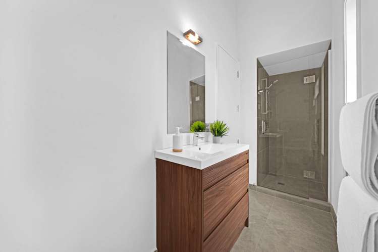 84 Norwood Drive Flat Bush_15