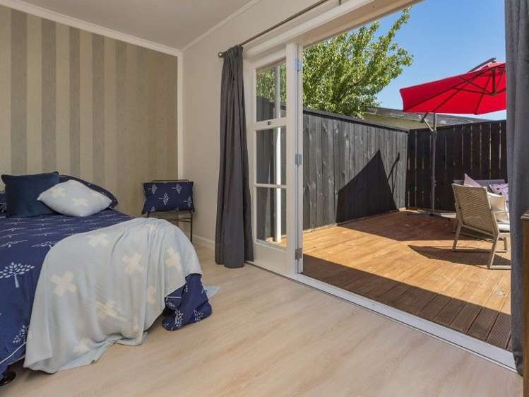 2/56 North Road The Wood_9