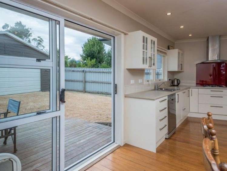 19 Neale Avenue Stoke_6