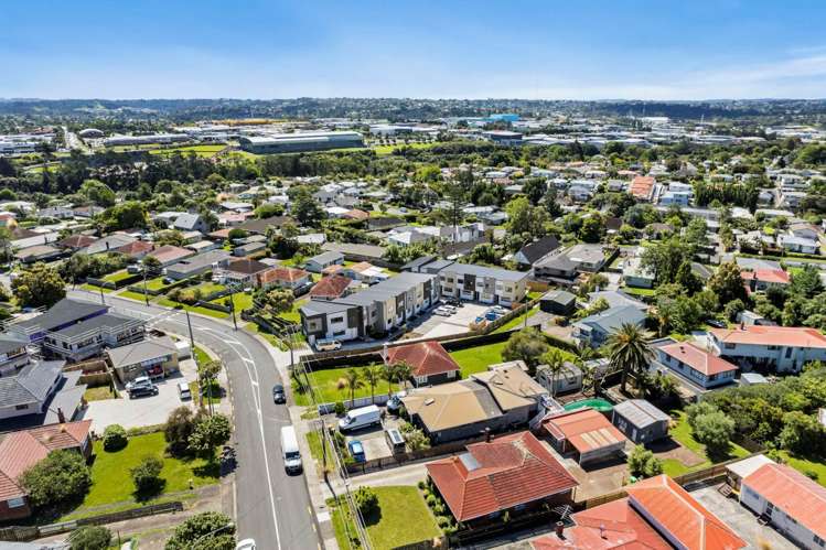 17 Vodanovich Road Te Atatu South_26