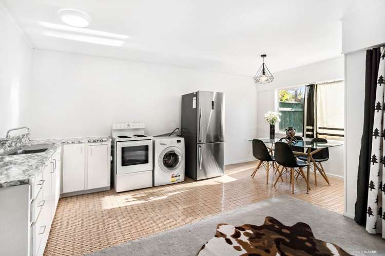 2/83 Lake Road Devonport_5