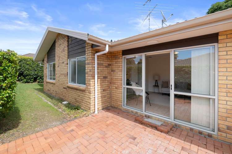 22 Vanderbilt Parade Albany_19