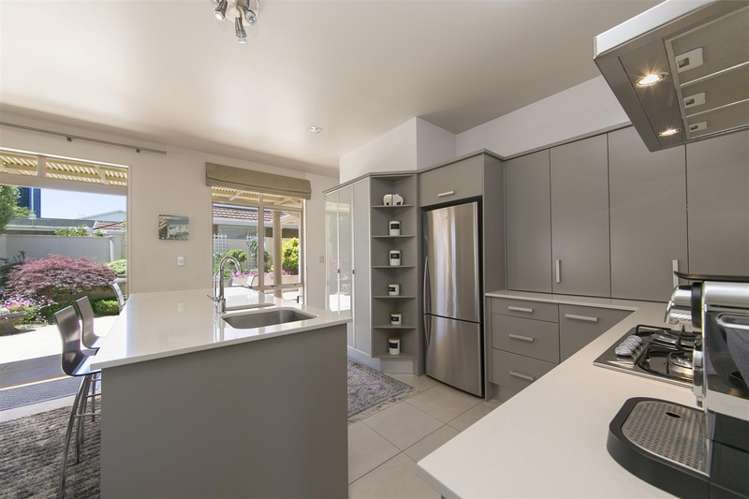 2/34 Byron Avenue Takapuna_6