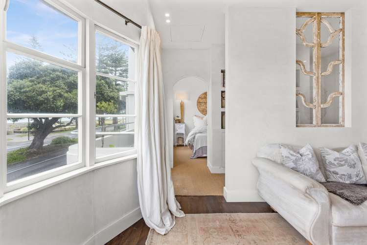 541c Marine Parade Napier South_12