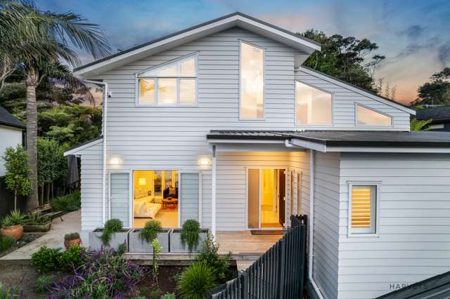 32 Chamari Close Titirangi_1