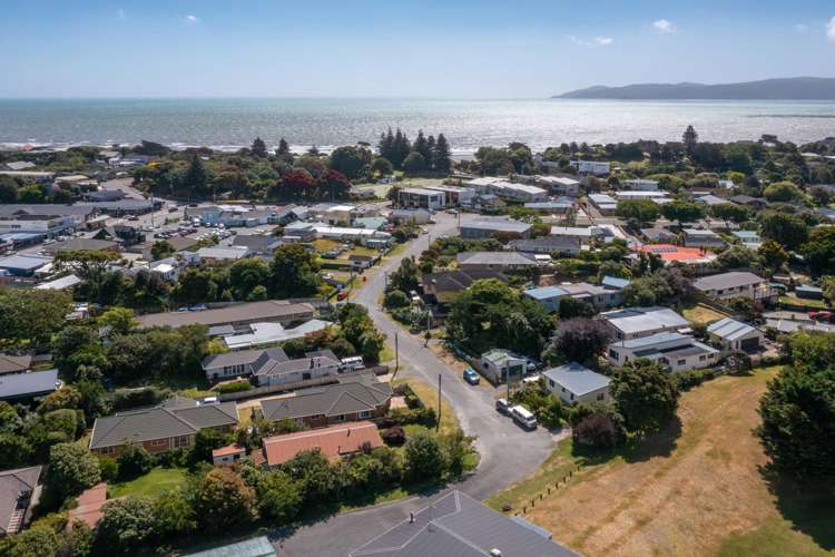 22 Kowhai Grove Raumati Beach_24