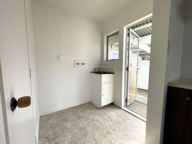 1 Weymouth Grove Wainuiomata_3