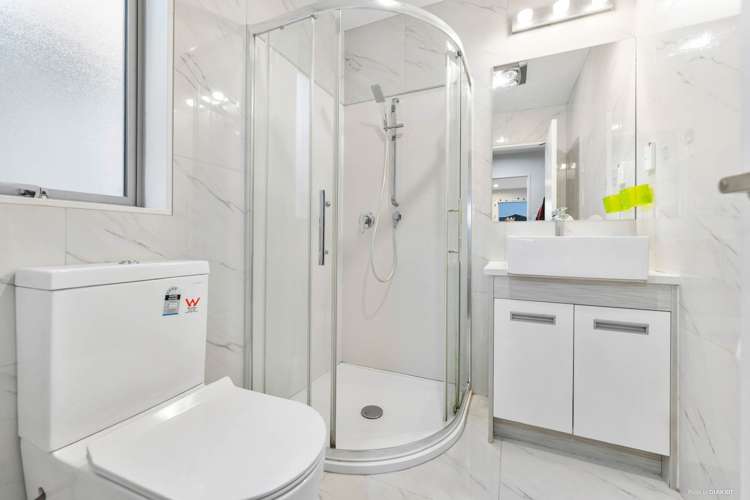 32 Pencaitland Drive Flat Bush_11