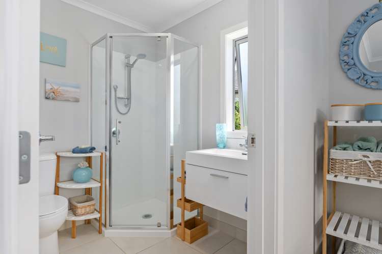 28 Probert Crescent Chartwell_9