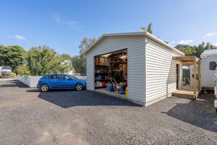 17 Cemetery Road Kuaotunu_21