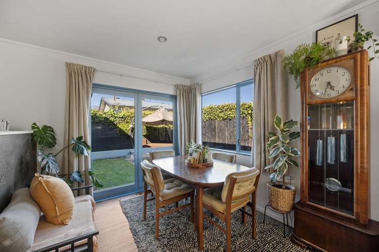 2/237 Georges Drive Napier South_4