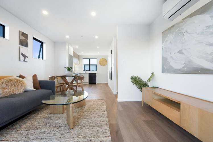 5/2 Firebrick Way_0