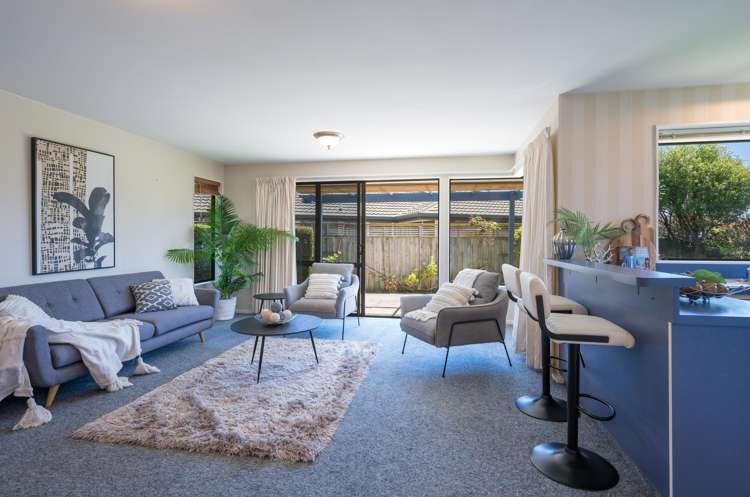 3 Mary Ann Muller Crescent Stoke_5