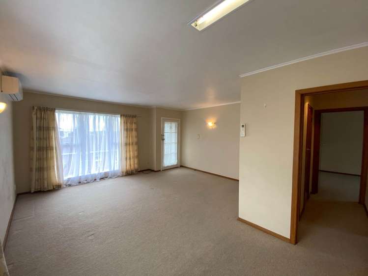 1/2 Pooley Street Pakuranga Heights_11