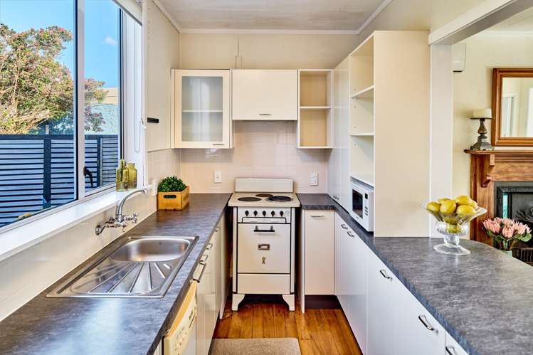 128 Mana Esplanade Paremata_2