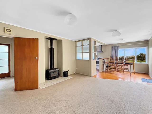 168 Newcastle Street Mahia_3