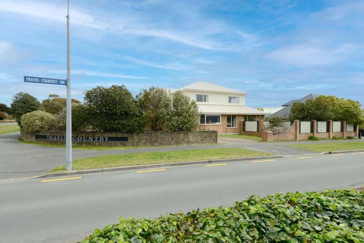 1 Travis Country Drive Burwood_21