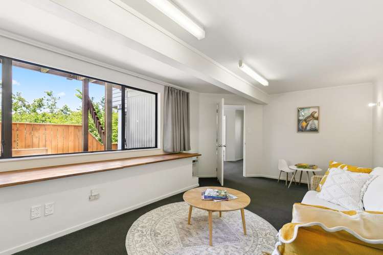 81 Fyvie Avenue Tawa_14