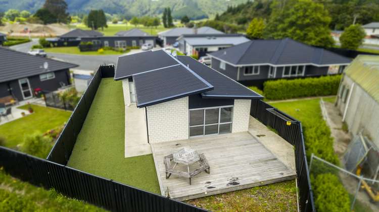 14 Passchendaele Grove Trentham_24