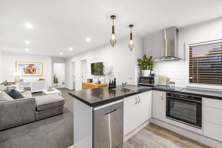 2 Fergusson Way Judea_11