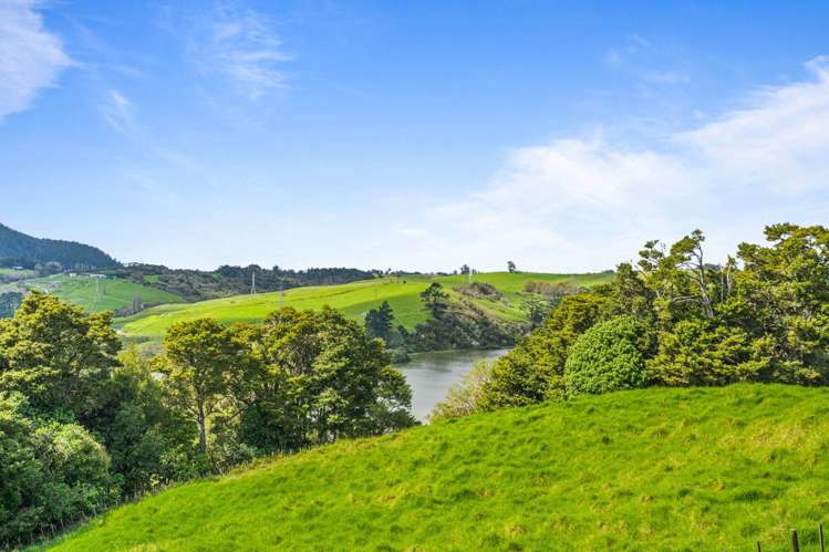 221 Mountain Road Maungaturoto_40