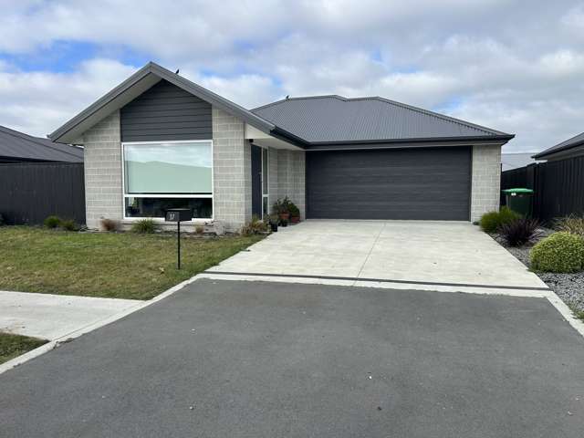 37 Lenborough Drive