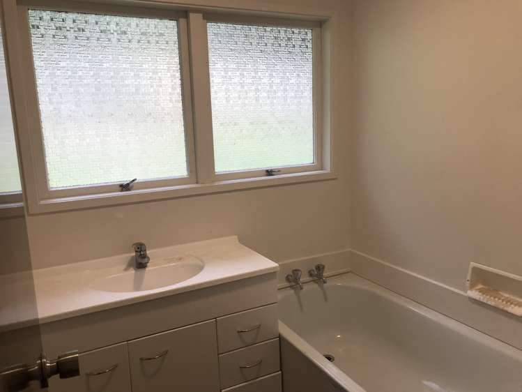 70 Stapleford Cres Browns Bay_10