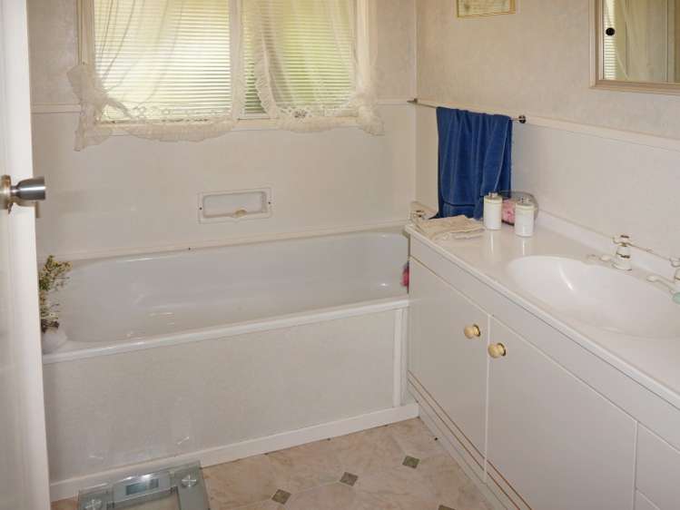 177 Awarua School Road Woodend_10