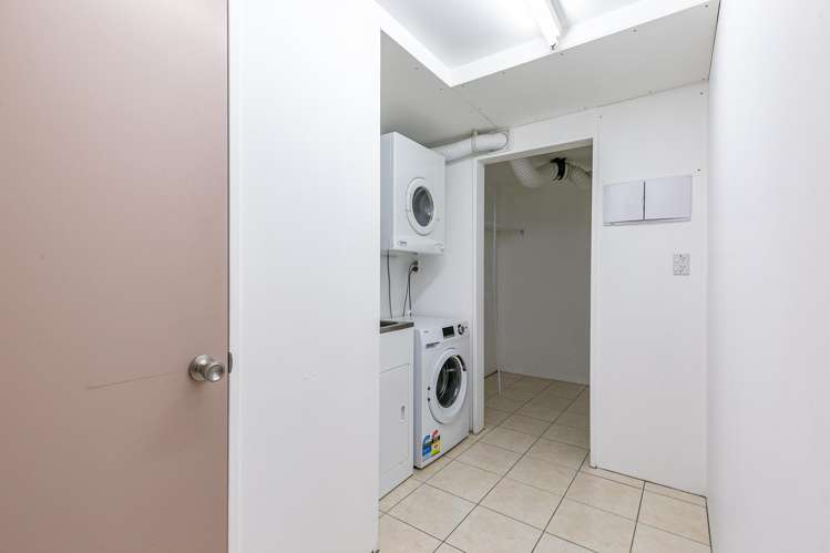 14b Domanski Crescent Owhiro Bay_13