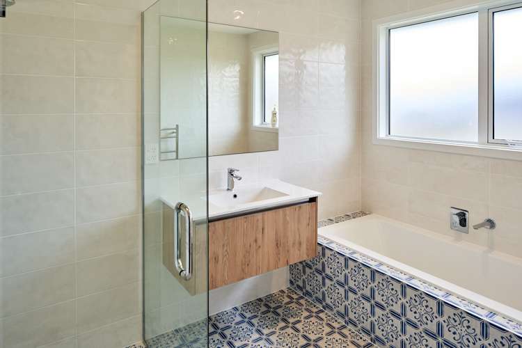 8 Prestbury Grove Churton Park_11