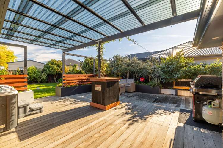 56 Travis Country Drive Burwood_28