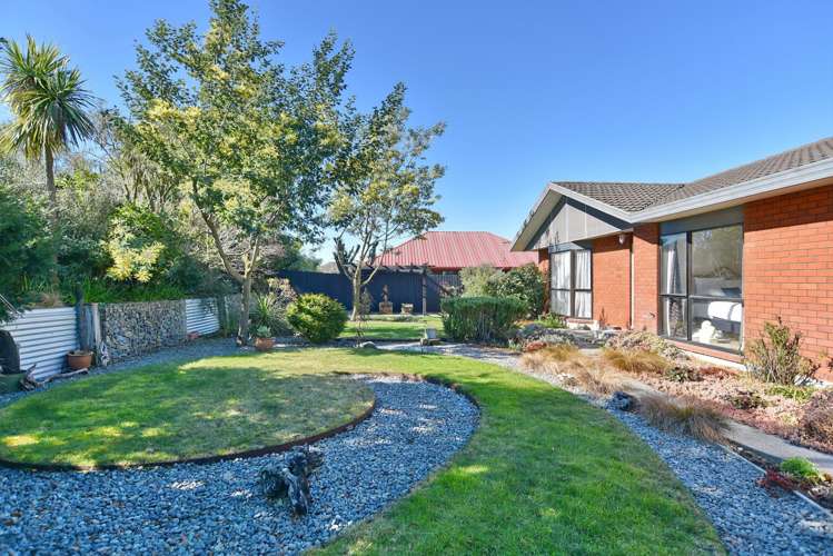 7 Heriott Close Burwood_17