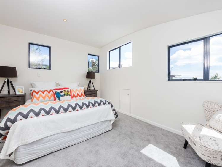 2/607 Glenfield Road Totara Vale_5