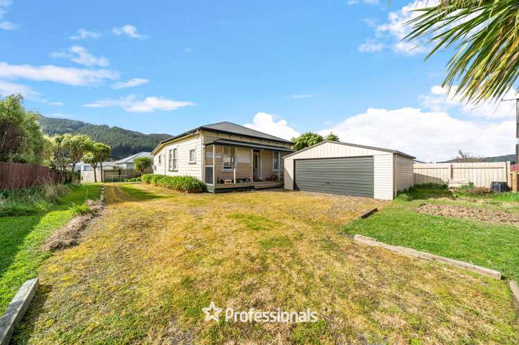 19 Grimsby Grove Wainuiomata_19