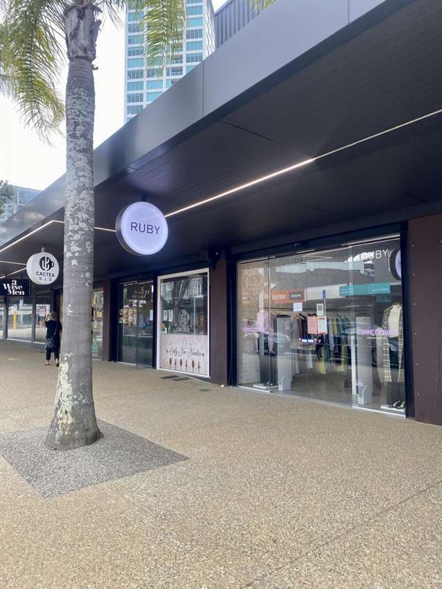 Tidy retail on Hurstmere